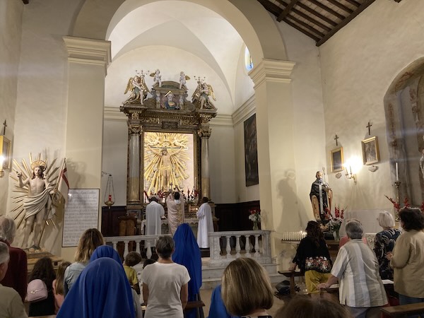 La Festa del Santissimo Crocifisso si arricchisce del concerto di Katia Ricciarelli