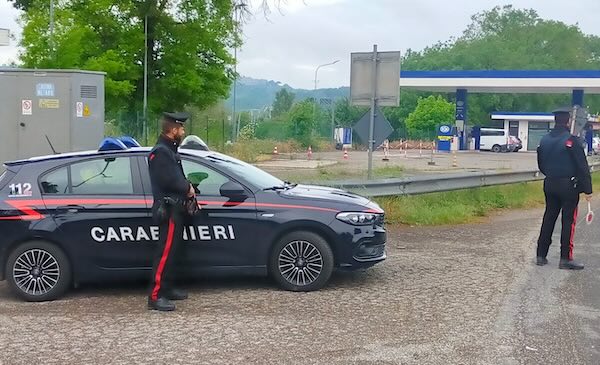 Contrasto allo spaccio di stupefacenti, due persone arrestate e una deferita
