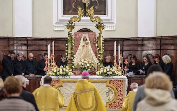 Incoronata la venerata immagine della Madonna della Stella