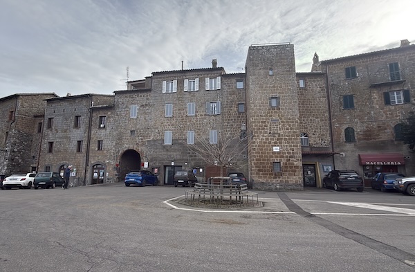 Tutto pronto per la benedizione degli animali alla Porticciola