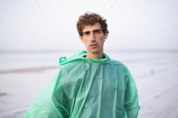 Un nuovo singolo, "Lo Stress", e un nuovo disco, "Una serie di cose", per Wago