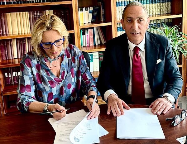 Firmato il protocollo tra Questura e Tribunale, espulsioni e convalide pi&ugrave; rapide