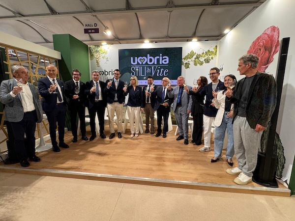 Vinitaly 2026, l'Umbria inaugurato il nuovo Padiglione D nel segno degli "Stili di Vite"