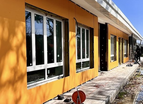 Confermato il contributo per gli arredi della nuova scuola al Pallone