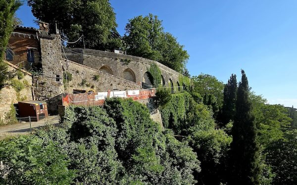 Todi restaura le Mura Urbiche di Via Termoli. Intervento per 285.000 euro 