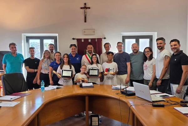 Fabro premia i giovani talenti dell'Asd Yamaguchi, riconoscimento per i successi internazionali